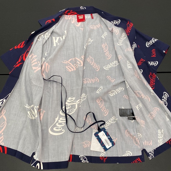 Kith x Coca-Cola Printed Button-Up Camp Collar Shirt - Medium - Picture 6 of 12